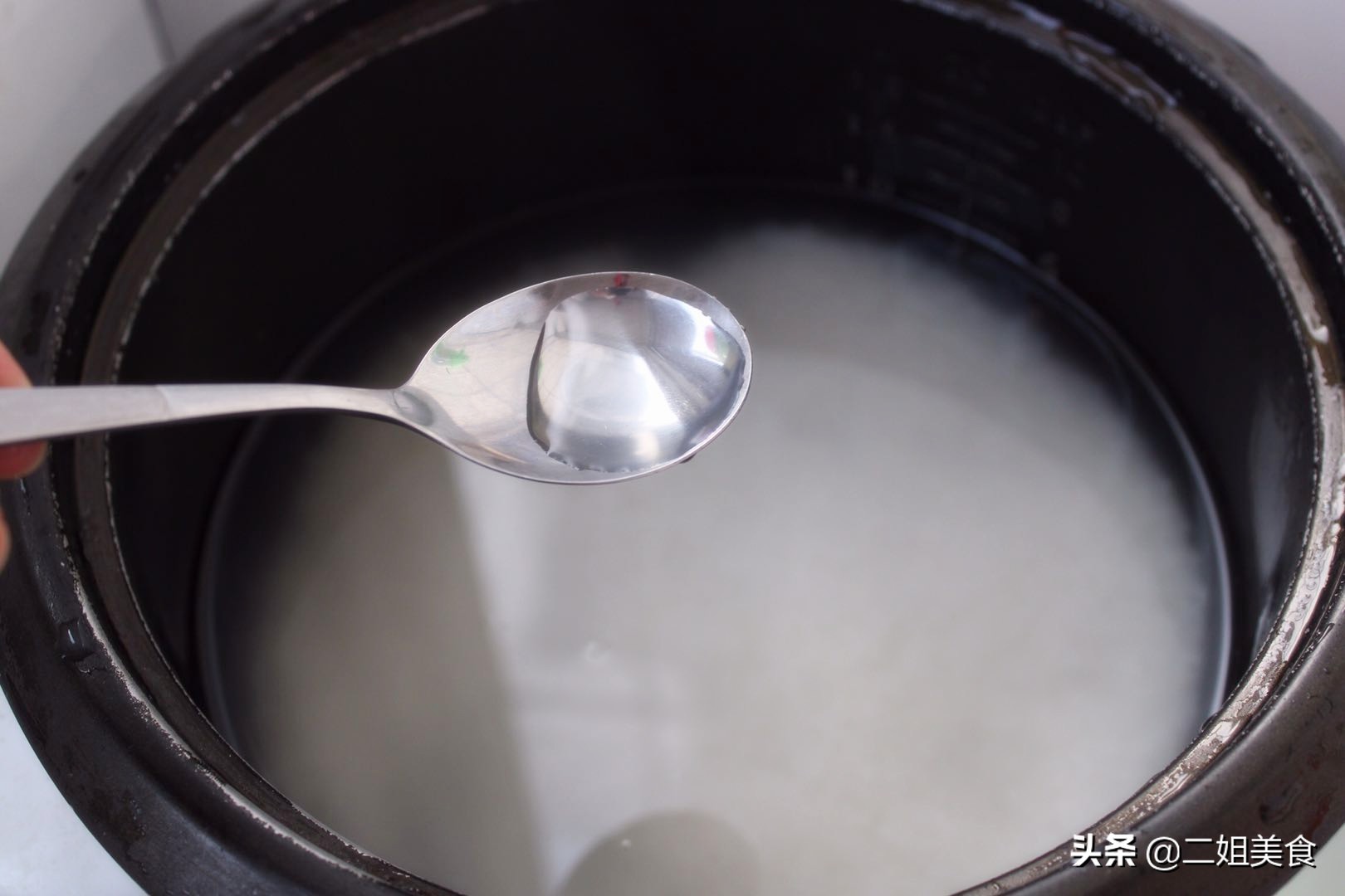 电饭煲米饭加温发硬怎么解决,蒸米饭不馊的诀窍