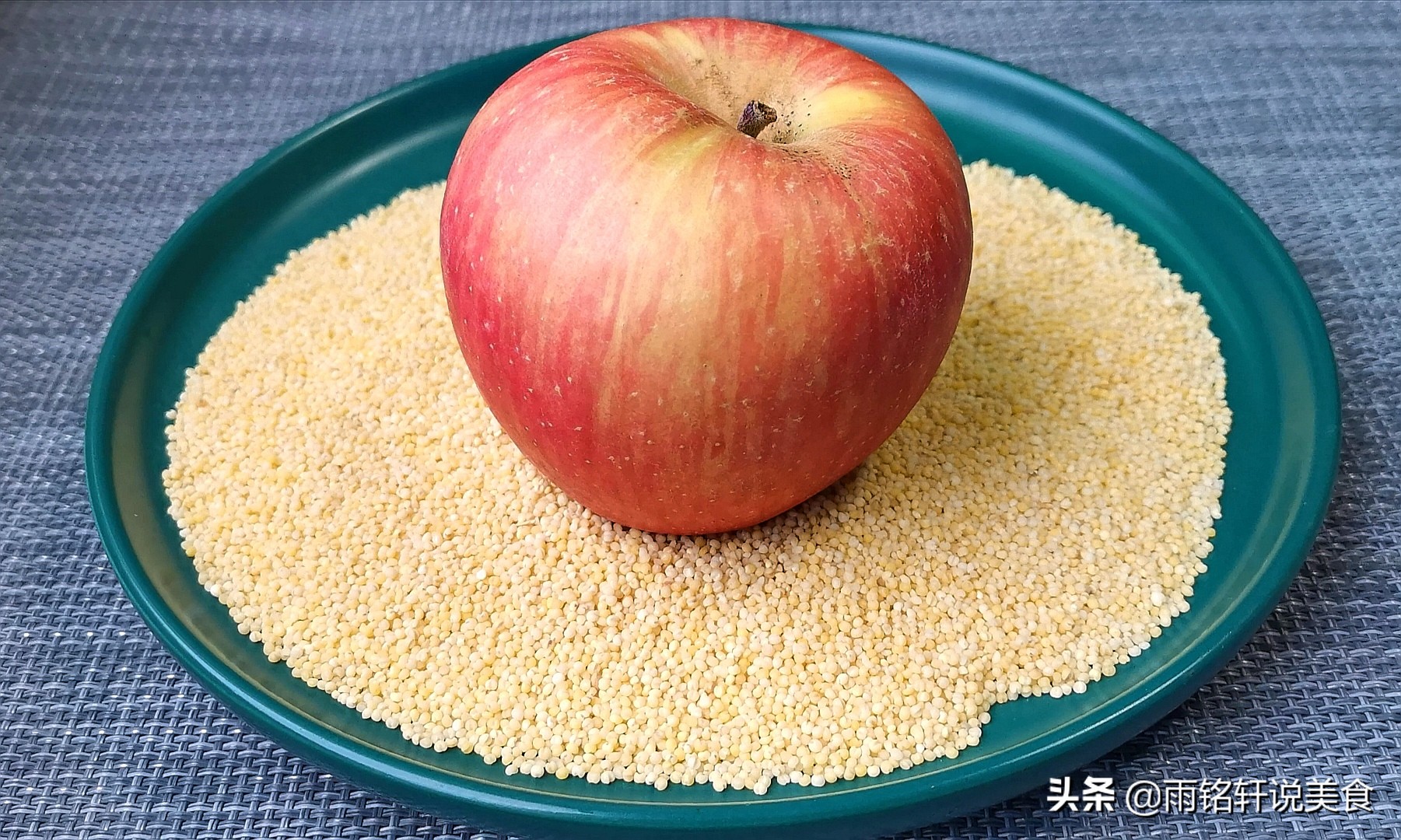 整粒小米做小米糕,小米做米糕的制作过程