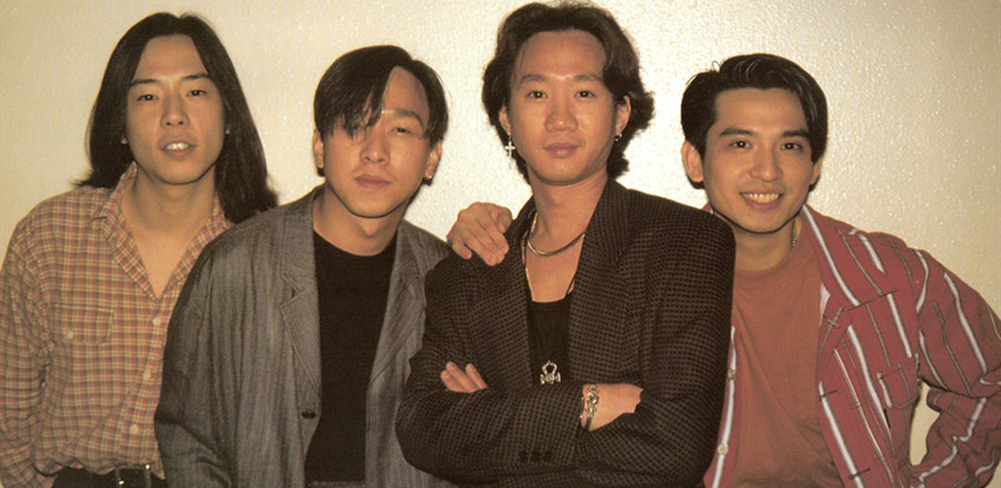 黄贯中转头看向黄家驹图片,黄贯中还会和黄家强追忆家驹么