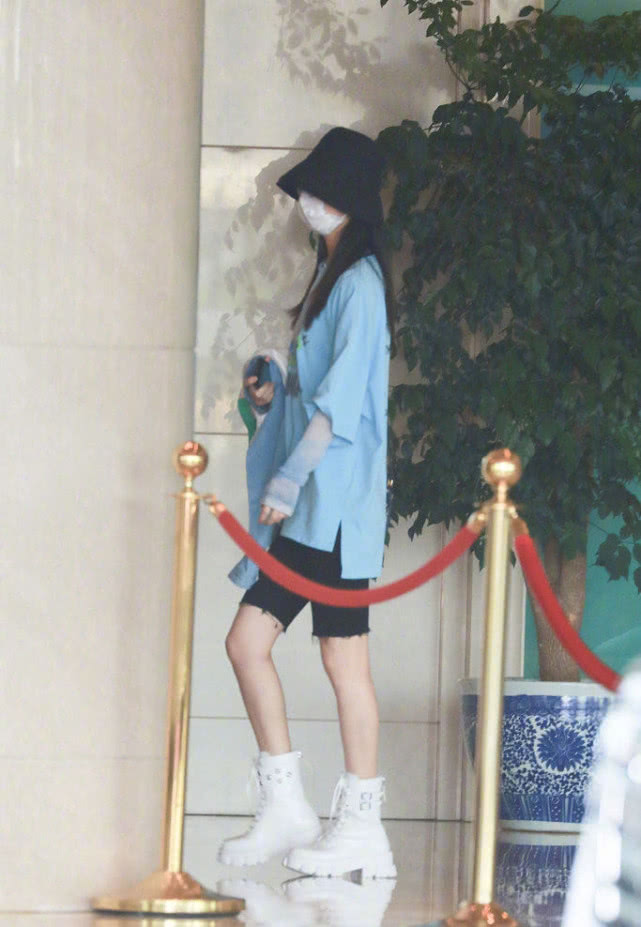 赵丽颖和baby同穿迪奥裙,baby撞衫赵丽颖穿过的衣服