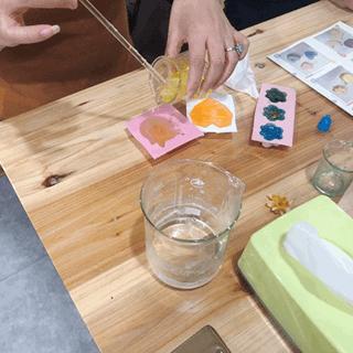 敞开心扉点亮人生——德化县女职工心理健康讲堂暨手工精油皂体验活动