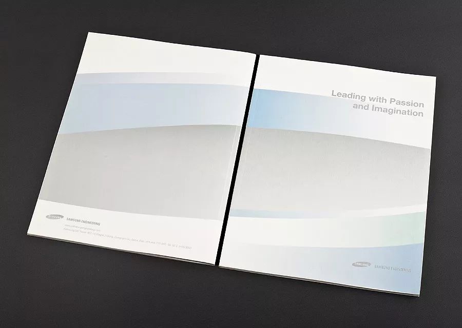 公司画册封面简单大气,红色画册封面手绘简约大气