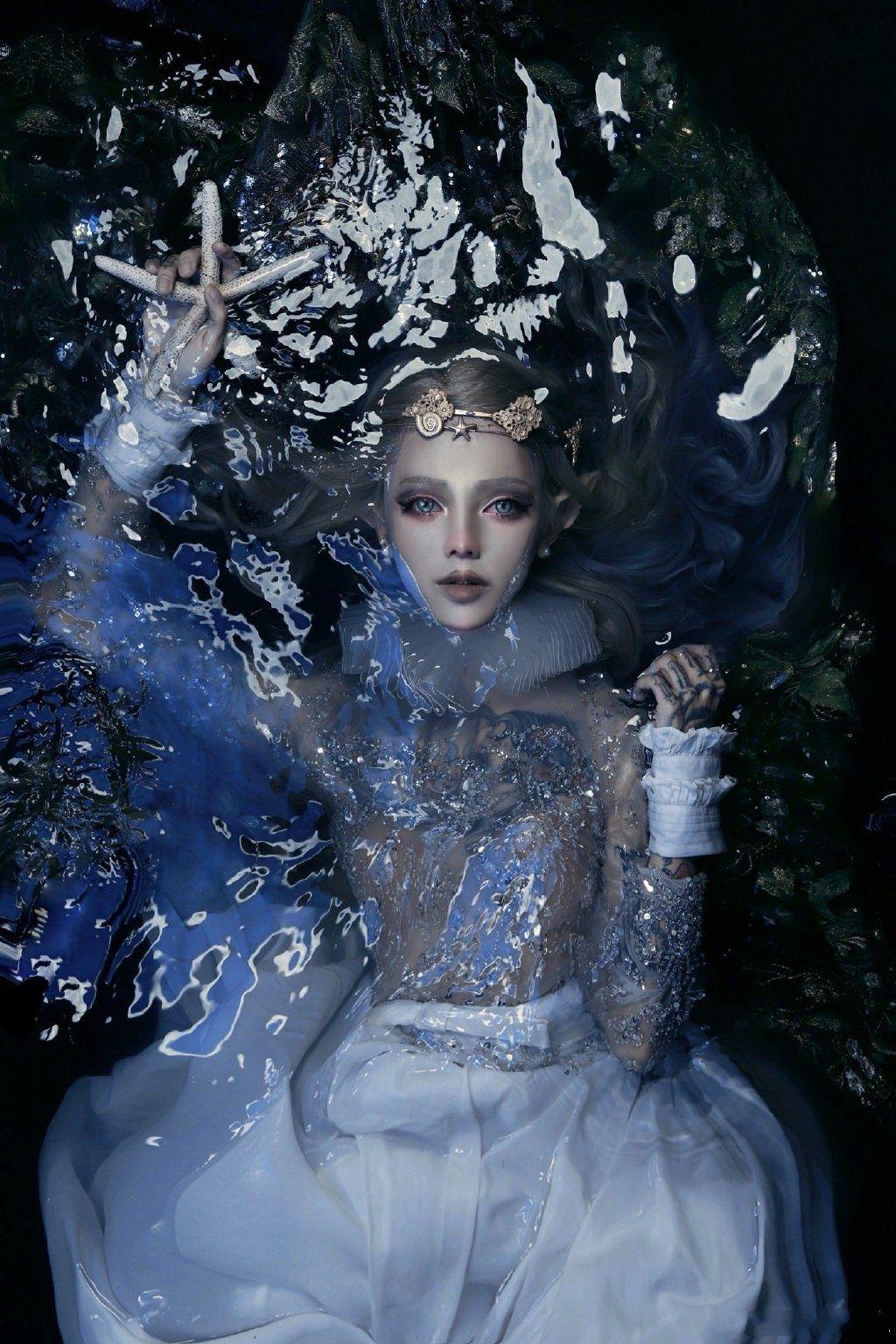 变装女神承认鼻子整歪,曝素颜照没辨识度,她扮梦露和精灵太逼真