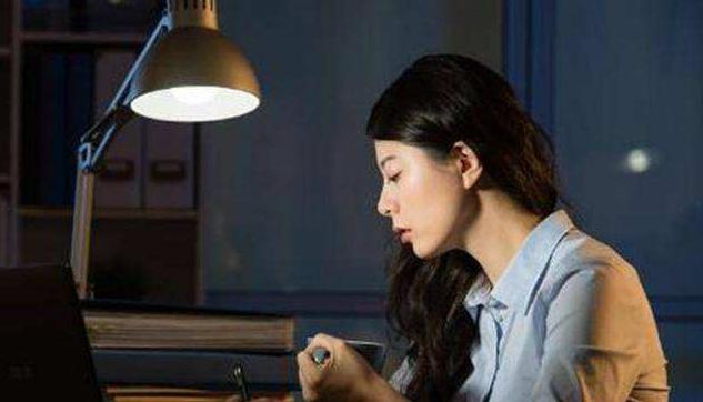 头发容易断用什么洗发水,头发老断又容易掉发怎么回事