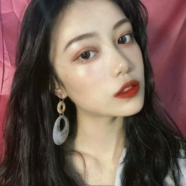 瓜子脸女生属于什么型,瓜子脸代表什么性格