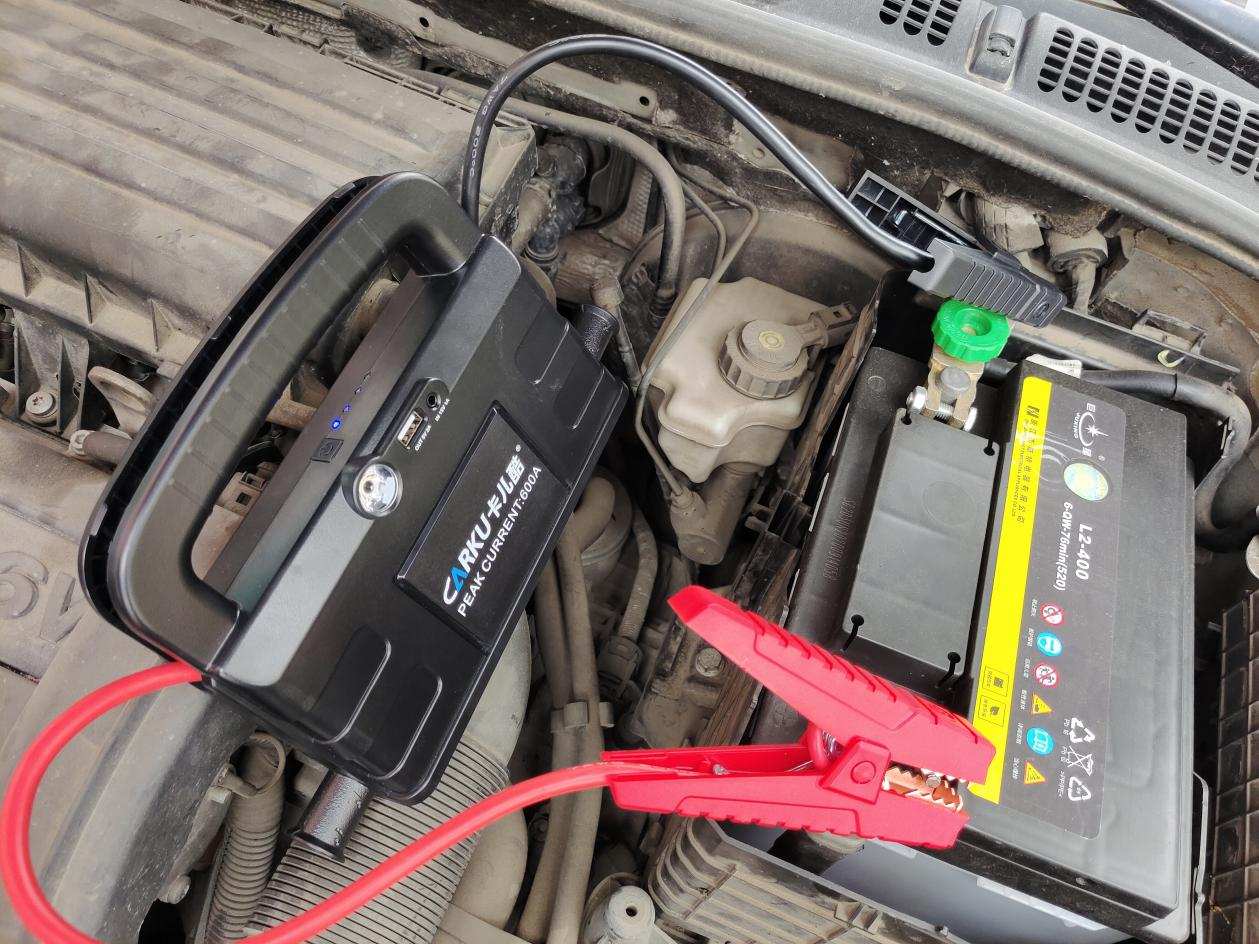 卡儿酷汽车应急启动电源怎样使用,卡儿酷汽车启动电源使用详细操作