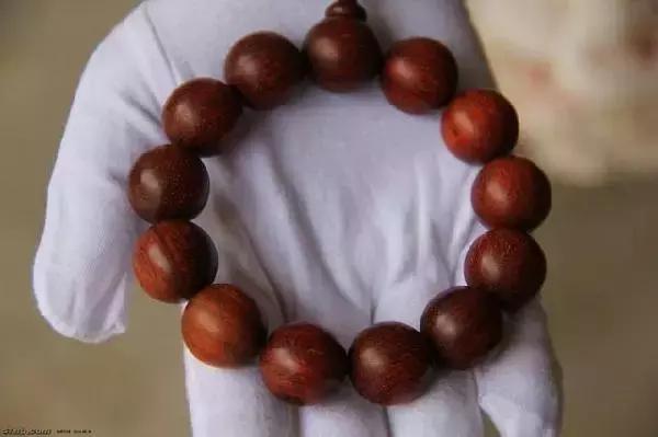 小叶紫檀手串怎么越盘越黑,小叶紫檀怎么盘出黑斑纹