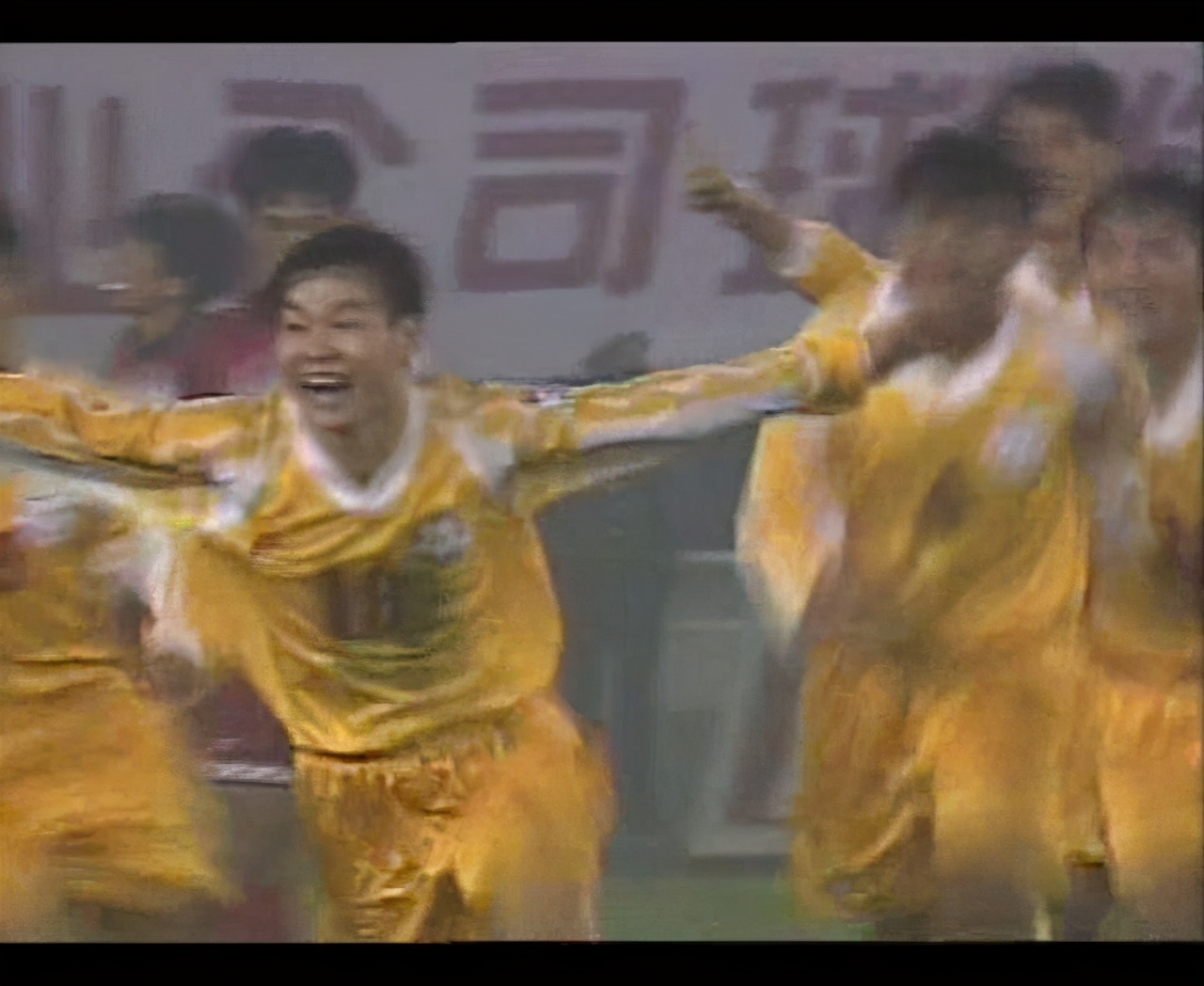 四川全兴足球队保卫成都,四川全兴球迷震撼场面