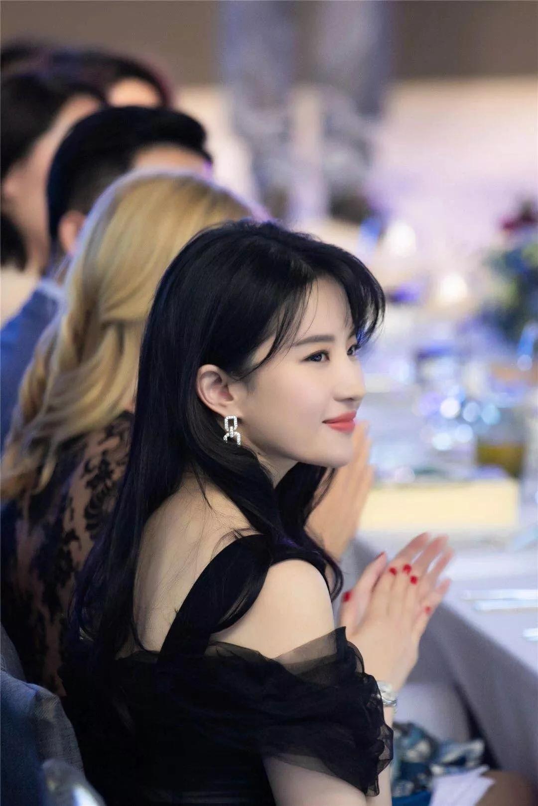 刘亦菲玫粉色口红,刘亦菲喜欢的口红色