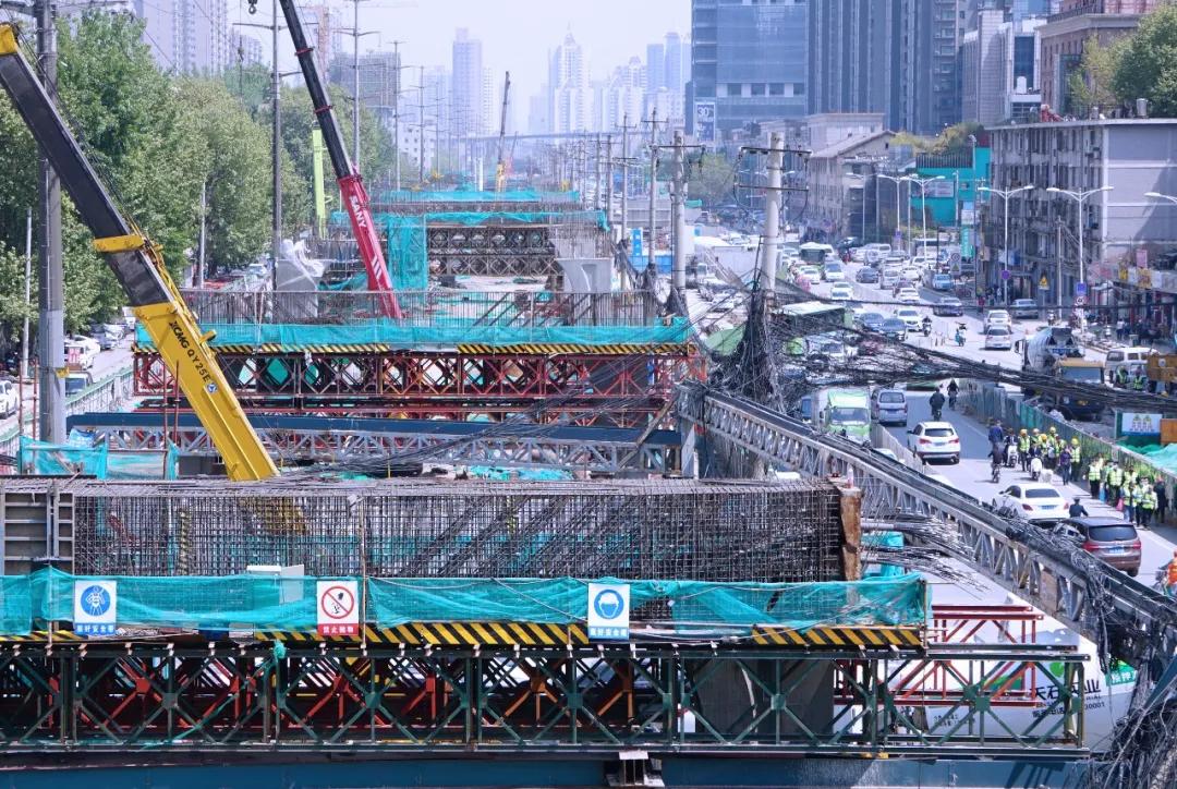 推进市政基础设施建设,我市城市基础设施建设