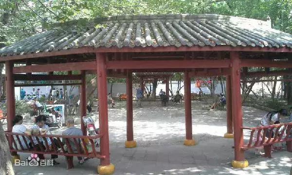 打开武侯人的“娱乐”记忆，竟然是时尚复古风的前辈