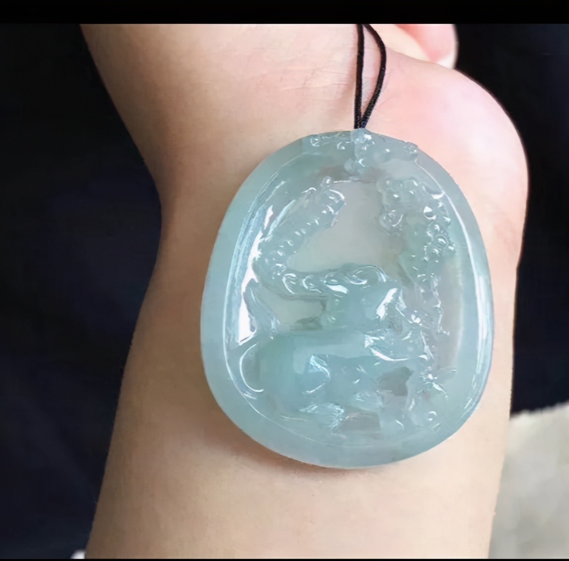 翡翠生肖题材,戴翡翠生肖寓意