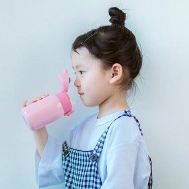 央视保温杯热水变毒水,央视曝光保温杯喝毒水