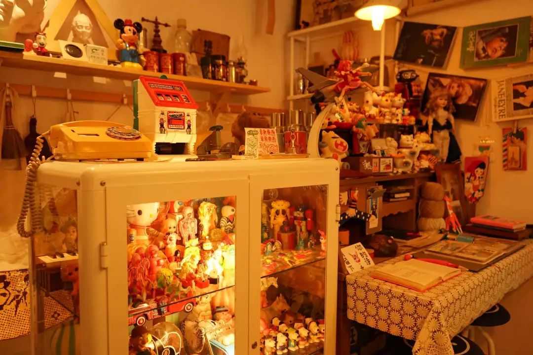 人民公园小南街,人民公园长发魔女