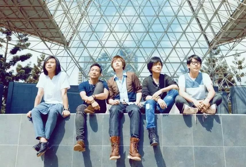 四万字歌词分析：那些年，我们一起追的*月天五**到底在唱什么？