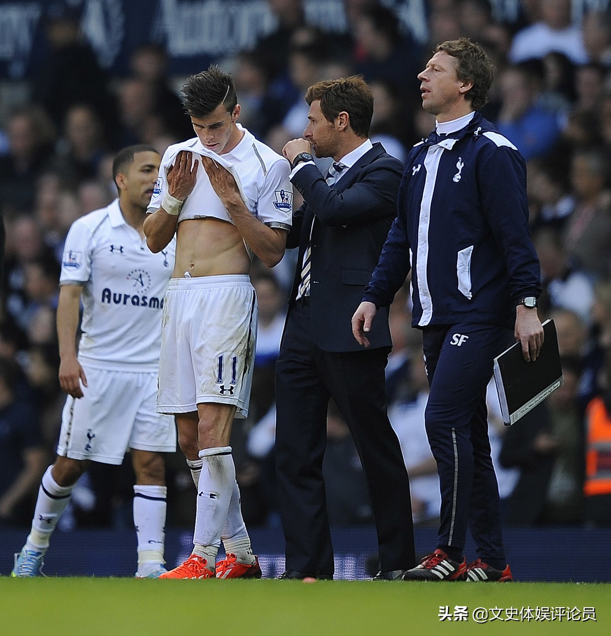 足坛评价博阿滕被晃倒阴影,上港足球教练博阿斯评价