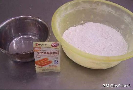 快速做油条的做法和配方的全过程,做早餐油条做法和配方的全过程