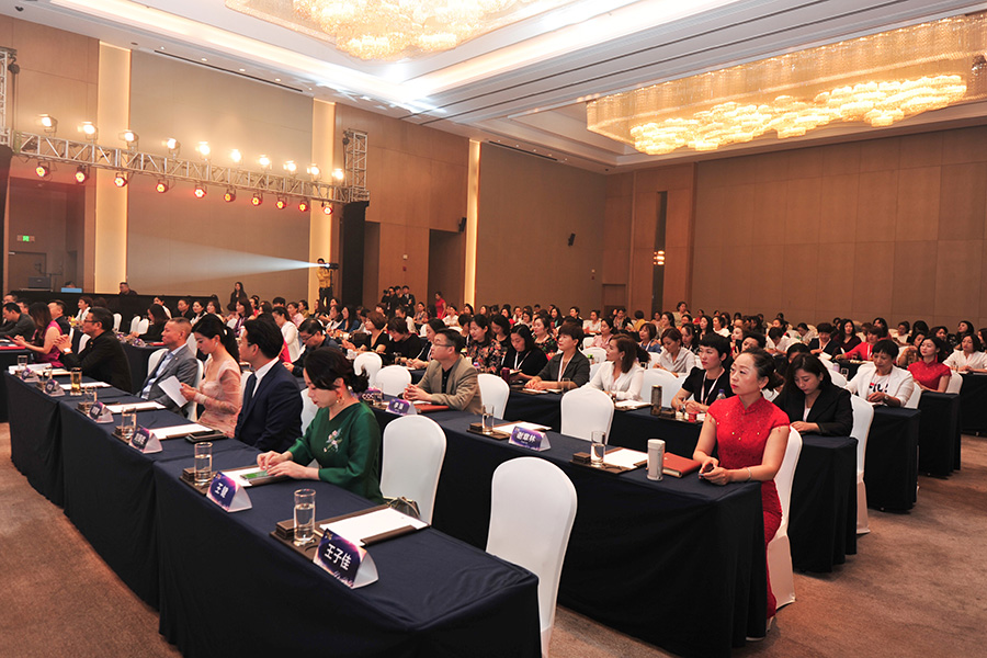 成都谊合倍爱与广东创美抗衰老研究院战略合作签约仪式隆重举行