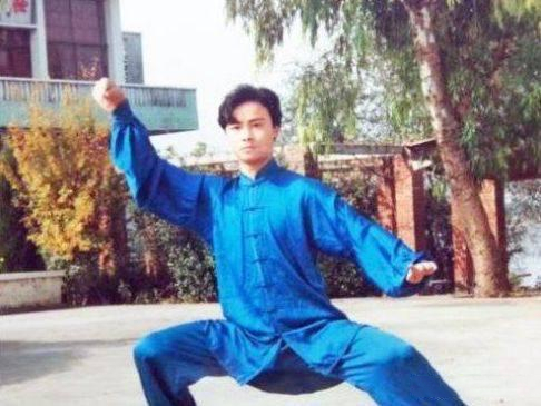 张晋给贾静雯当替身,张晋和陈小春以前关系如何