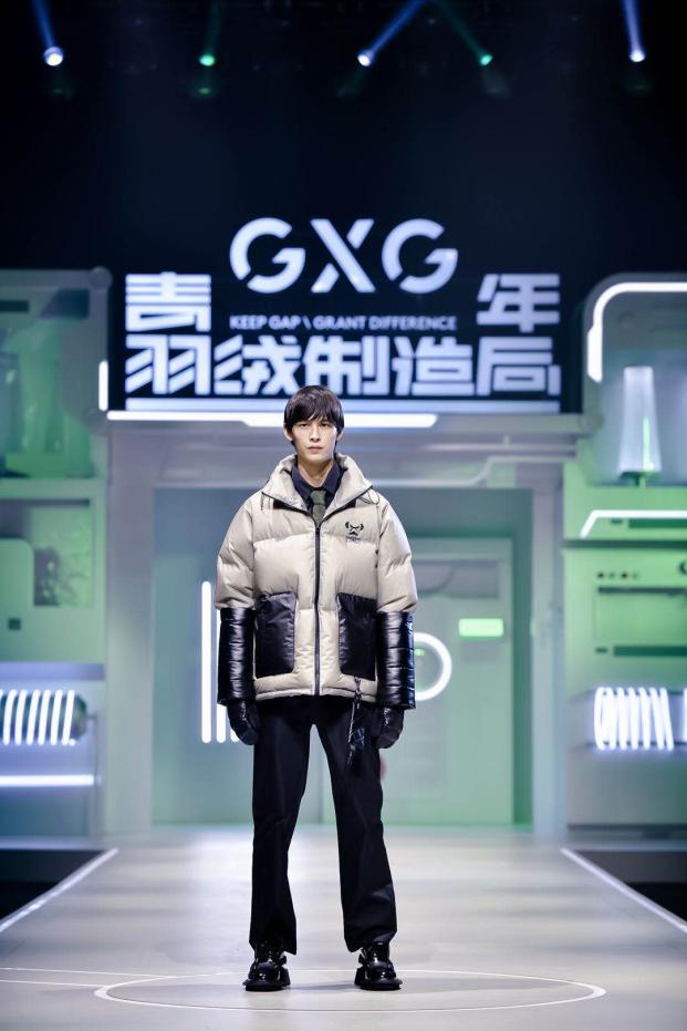 gxg青年羽绒制造局回放,gxg范丞丞羽绒服价格