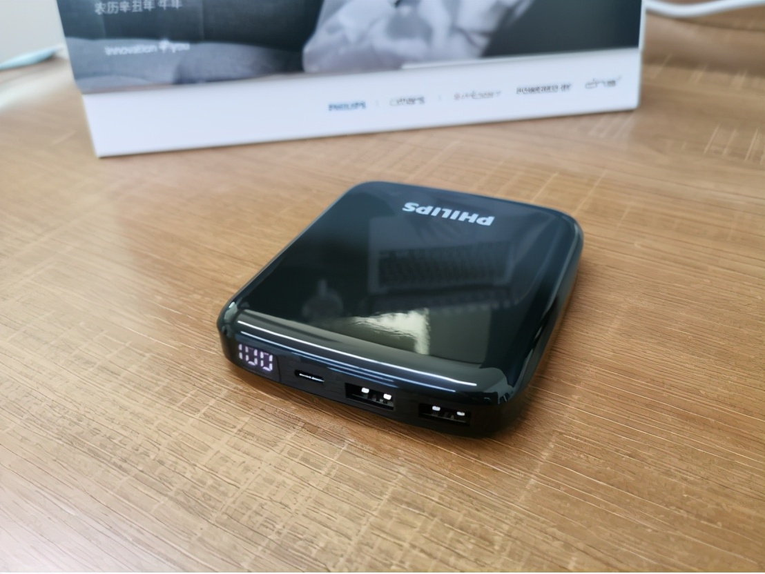 飞利浦充电宝评测,飞利浦超薄充电宝评测