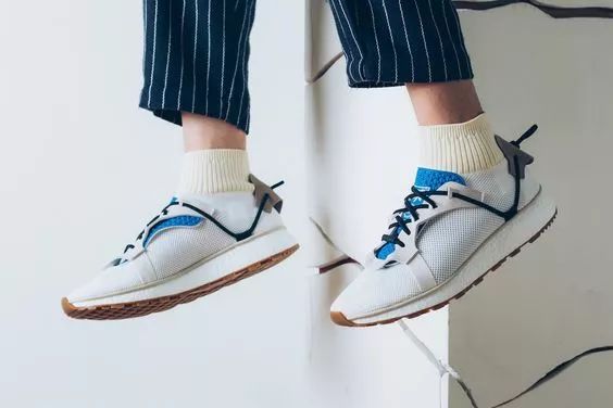 人生处处是陷阱万分小心,人生处处有坑我们要擦亮双眼