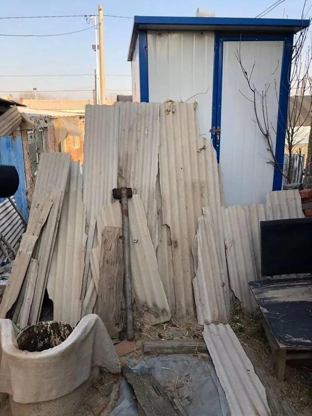 马桶对着餐厅怎么办,马桶对灶台的尴尬