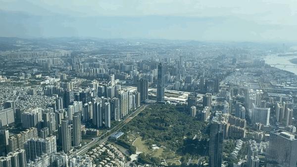 住在广州瑰丽酒店看外面风景,广州瑰丽酒店看到整个广州夜景