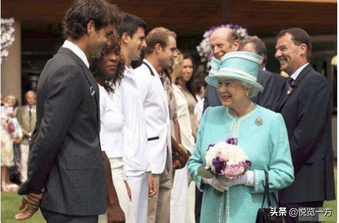 安吉丽娜朱莉与凯特温斯莱特,英女王见英王太后要行礼吗