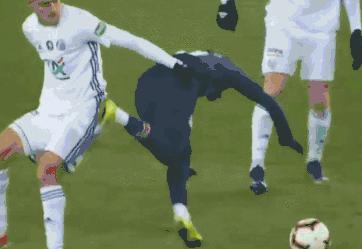 在巴萨889天里，有350天在受伤登贝莱之外还有哪些著名玻璃人