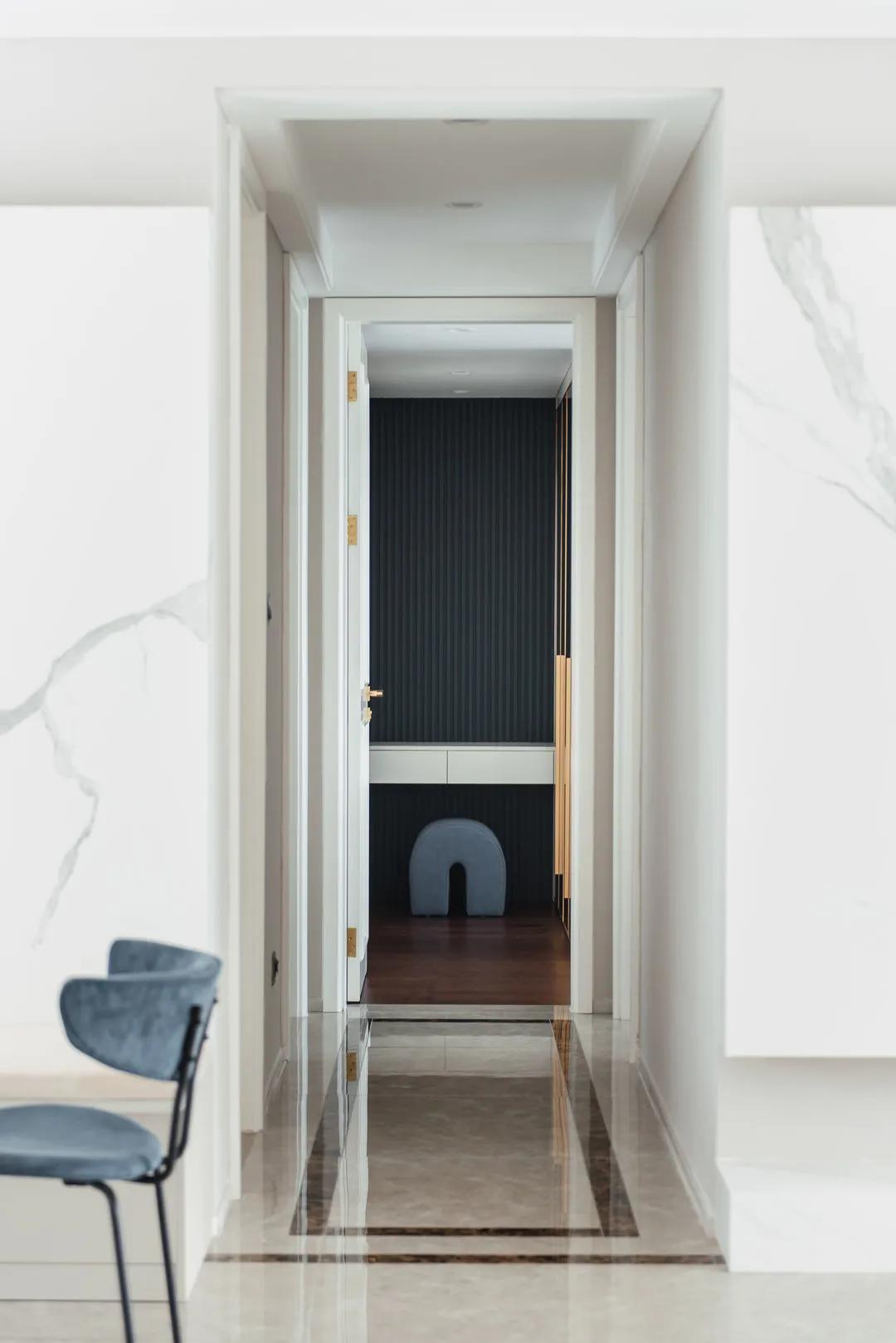 95后小姐姐温暖三居，家里电视背景和餐桌竟然都是悬浮的