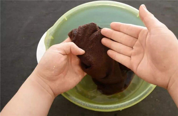 毛巾怎么洗都有一股酸臭味,毛巾用久了有滑滑的感觉