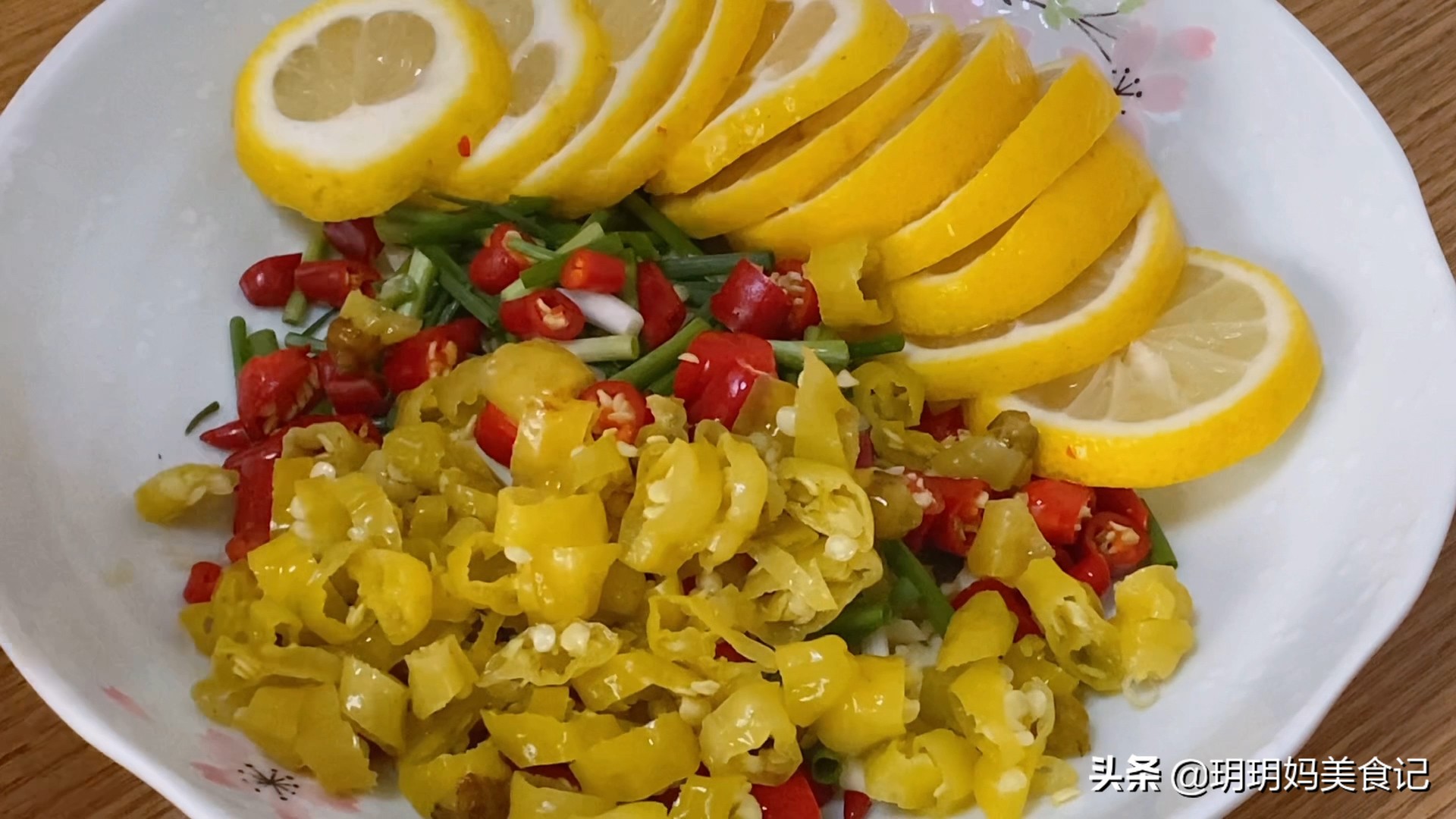 柠檬脱骨泡椒鸡爪正确好吃的做法,柠檬泡椒鸡爪最正宗的做法摆摊