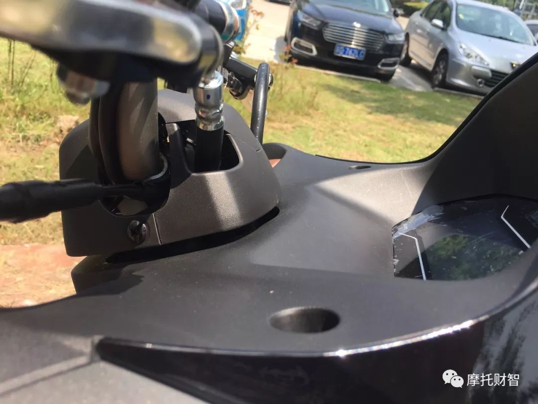 雅马哈巡鹰125跟铃木uy125哪个好,雅马哈巡鹰125和铃木uy125对比