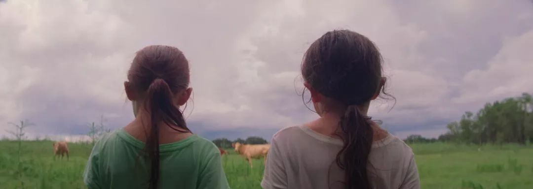 15岁女孩被绑架上演教科书般自救,富婆被绑架上演教科书自救