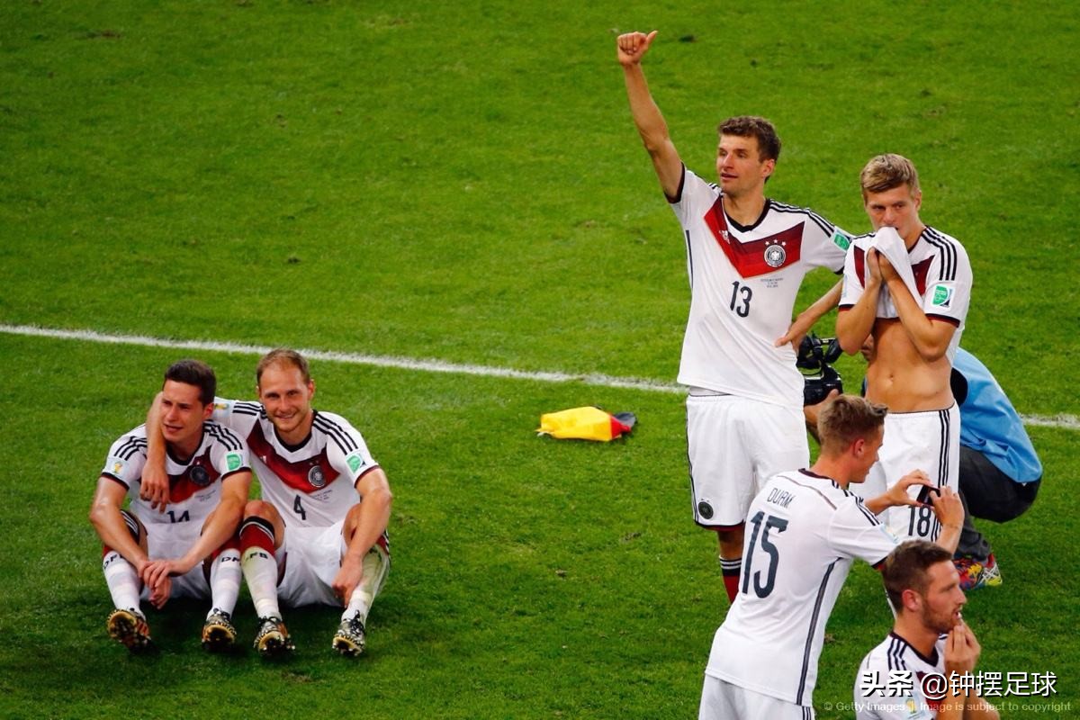 二娃穆勒集锦,二娃穆勒任意球名场面