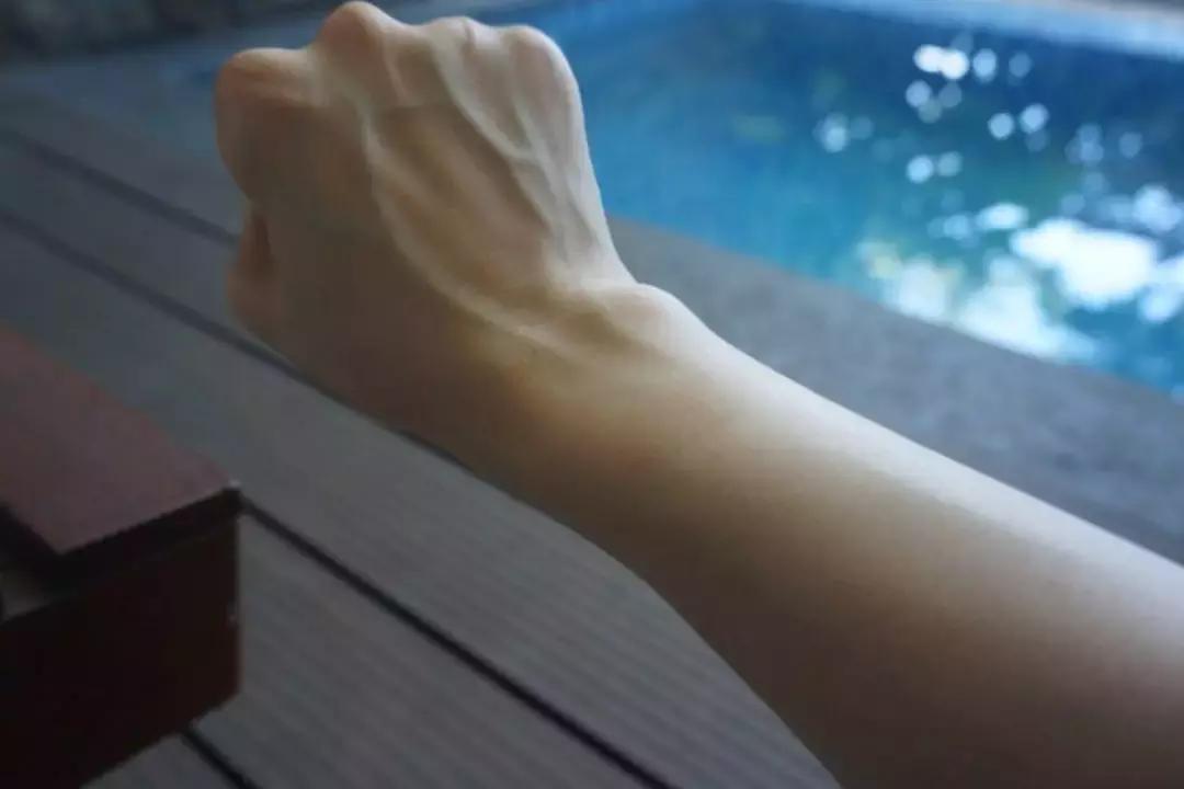 hera黑金气垫和粉底液,hera赫妍黑金气垫17号