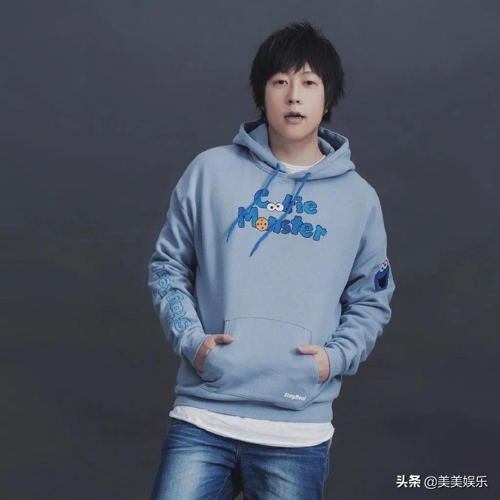 阿信与助理恋情曝光,阿信谈恋爱通告