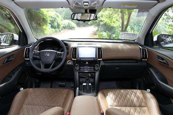 北京现代ix35等红绿灯是哪个按键,21款现代ix35胎压监测按键在哪里