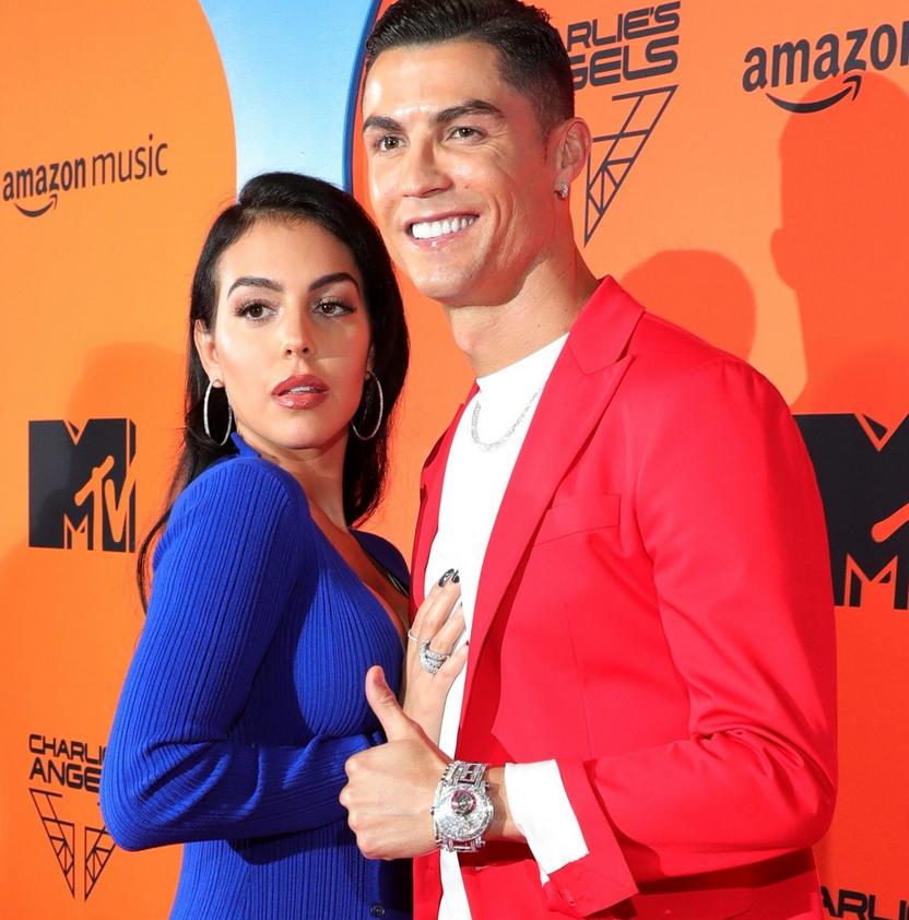 c罗袜子,c罗女友炫富