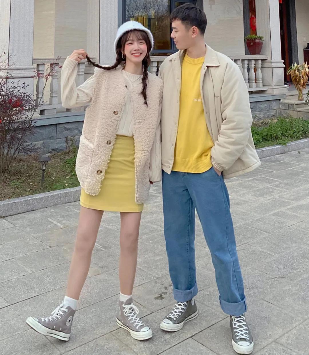 穿情侣装不是挺正常的吗,穿情侣装好尴尬