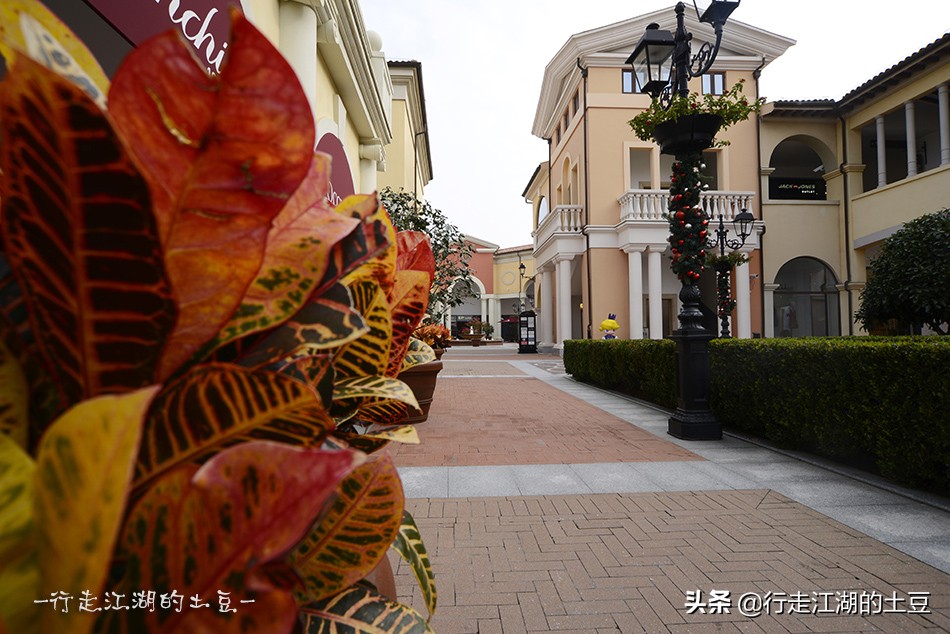 上海佛罗伦萨小镇，奥特莱斯世界名品购物中心，中国奢侈品领导者