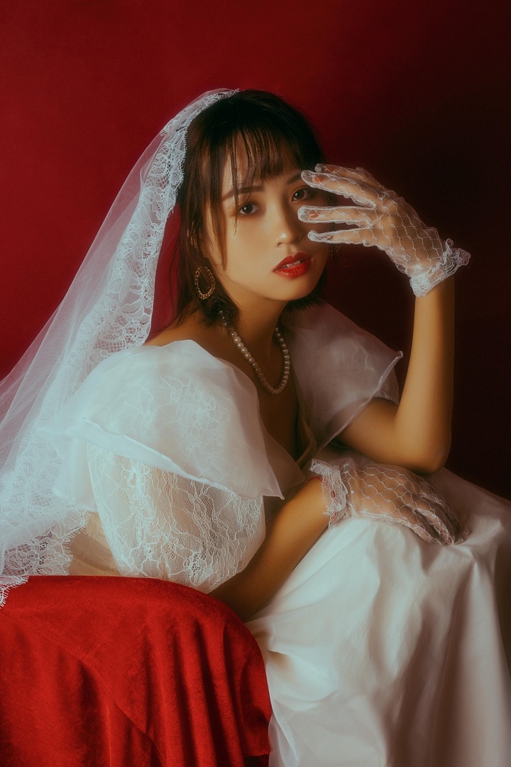 女生单人复古婚纱照写真,复古新娘写真