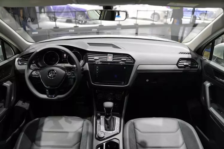 七座suv的揽局者仅25万汉兰达,25万买途观l还是买二手3.5汉兰达