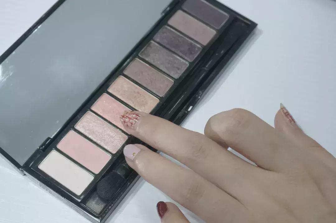 有哪些不好用的大牌化妆品,哪些好用的网红化妆品