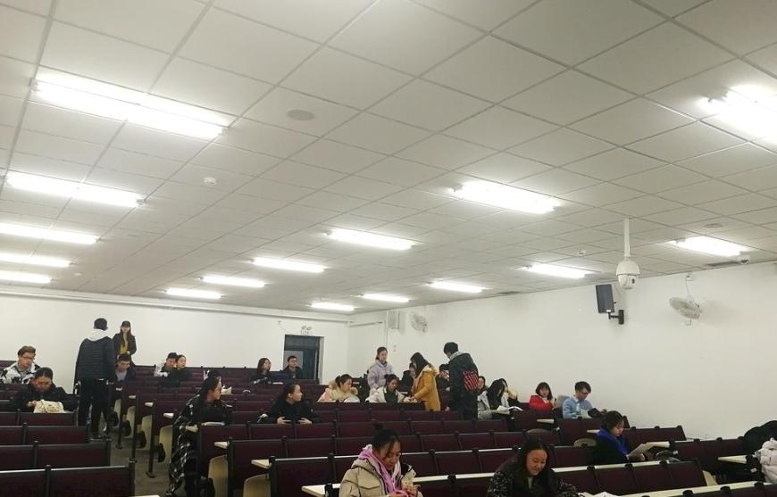 大学补考怎么才能过到及格线,大学期末考试如何及格