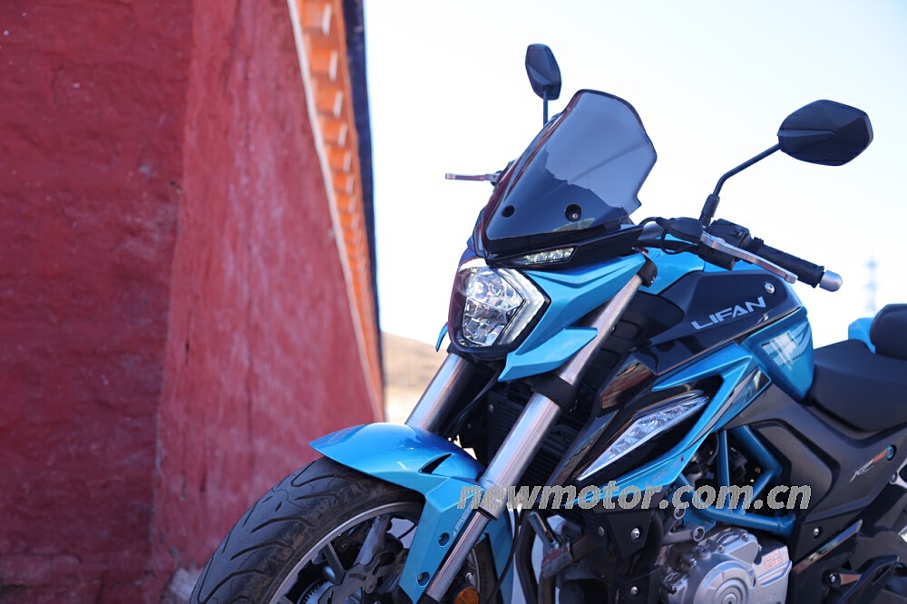 川西去看贡嘎雪山,川西看雪山和草原