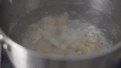 家庭简易版奶茶烧仙草,怎么在家做烧仙草奶茶简单又好喝