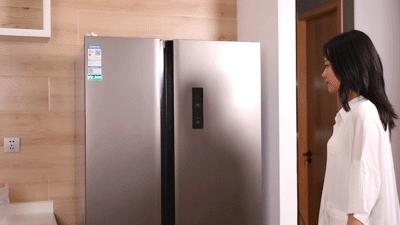 新鲜椰子水原味清甜好喝,老椰子榨出来的椰奶才香