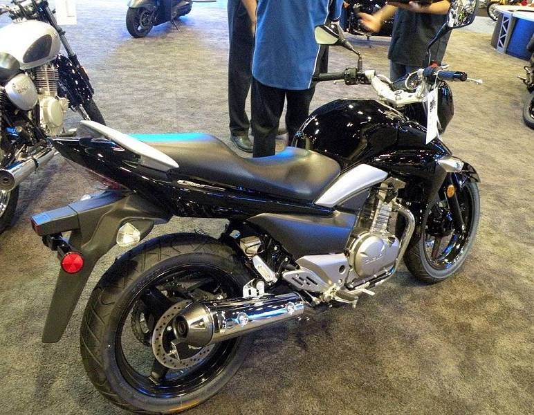 铃木gw250造型老气,豪爵gw250为什么外观一直老气